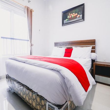 Reddoorz Near Hermes Place Polonia Medan Exterior foto