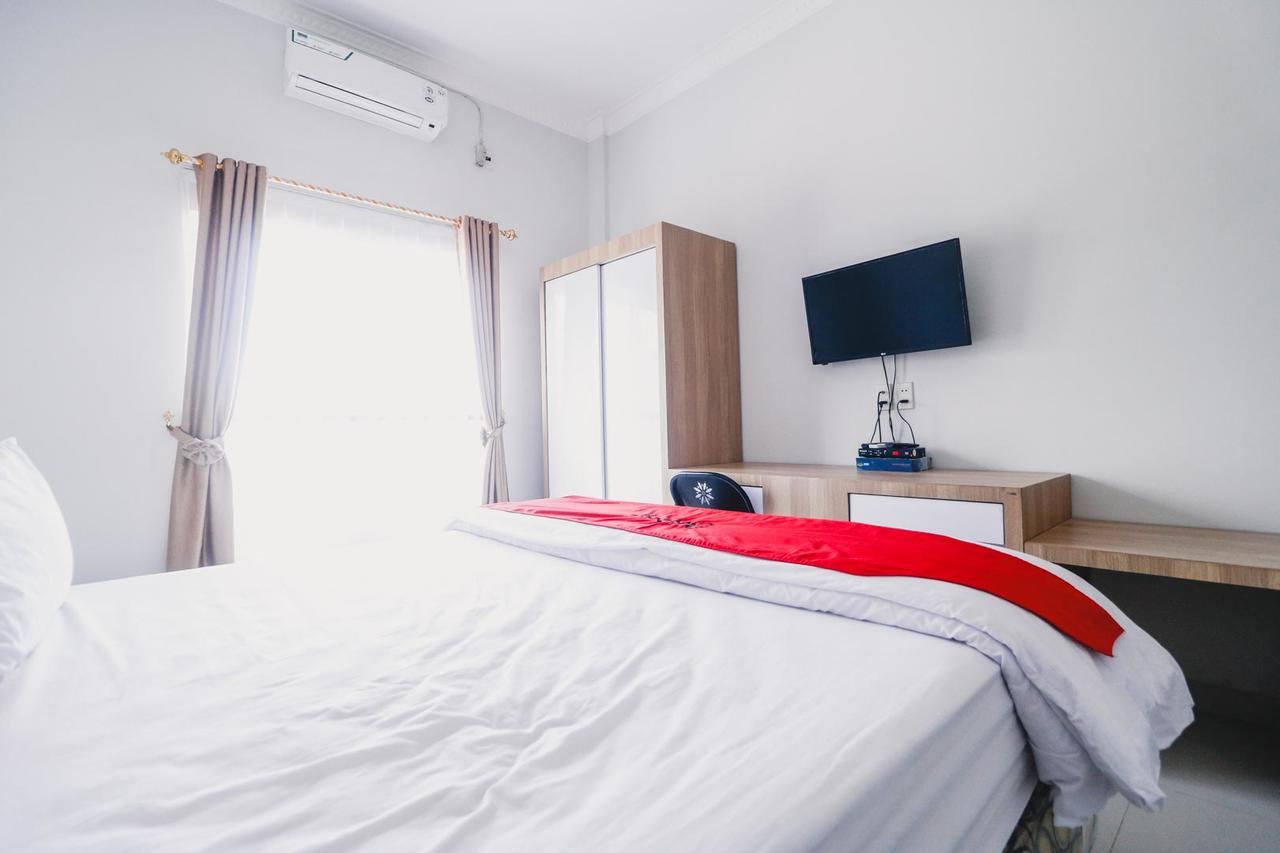 Reddoorz Near Hermes Place Polonia Medan Exterior foto